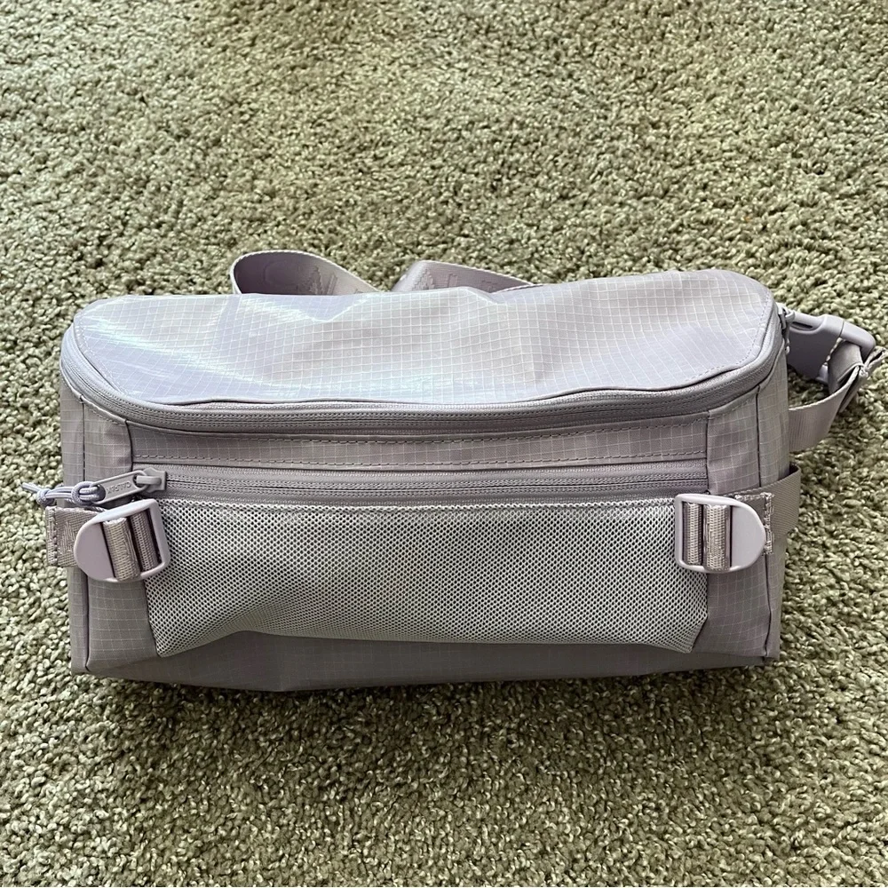 NWOT Calpak Terra Sling Bag in Amethyst - Picture 2 of 12